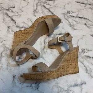 NWOT Charles David Nude Wedges